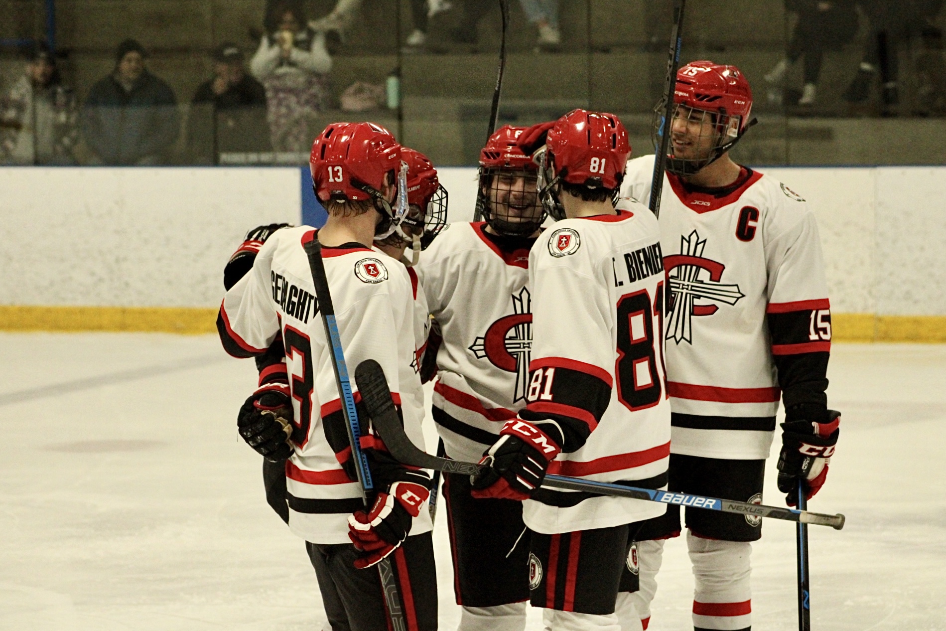 Men's Hockey defeats Grand Valley State to conclude semester