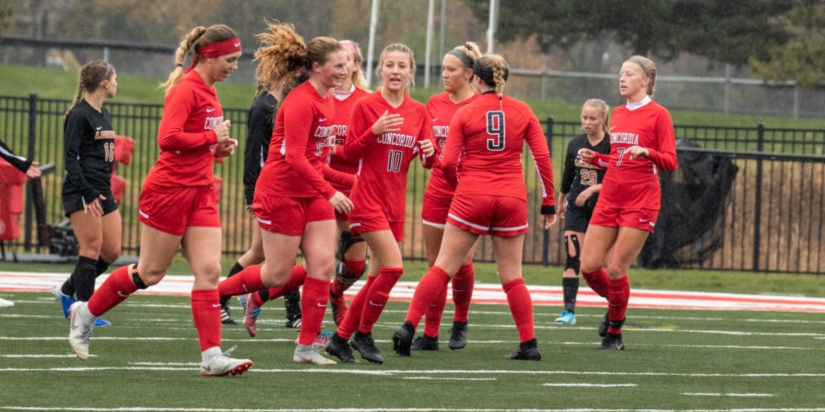 Women's soccer completes regular season with a 3-2 win over Rochester