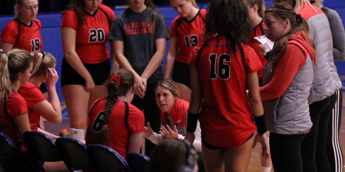 Volleyball falls in five sets to UM-Dearborn