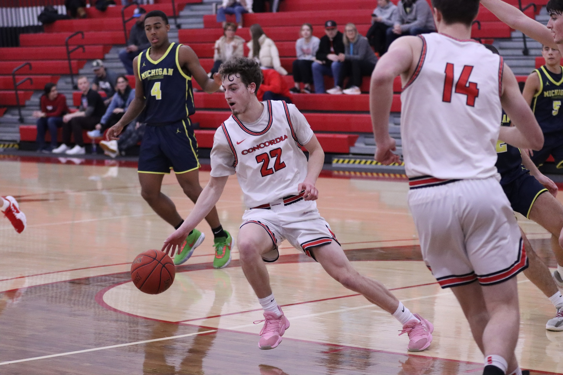 Men's Basketball cruises to 95-72 win over UM-Dearborn