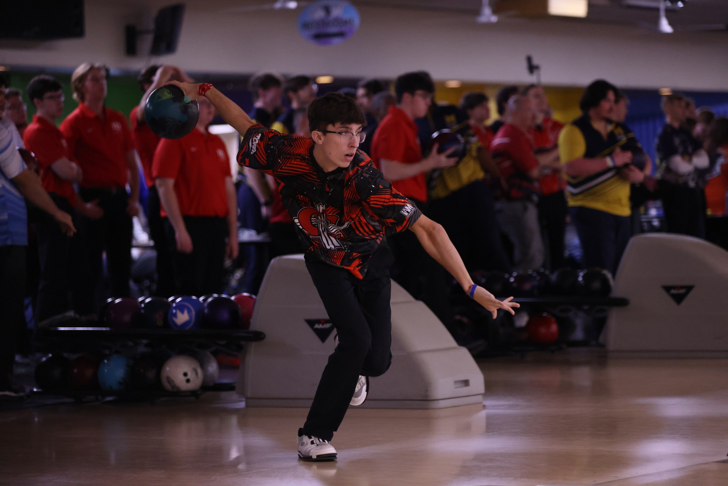 Men's Bowling finishes in second at the American Heartland Tournament