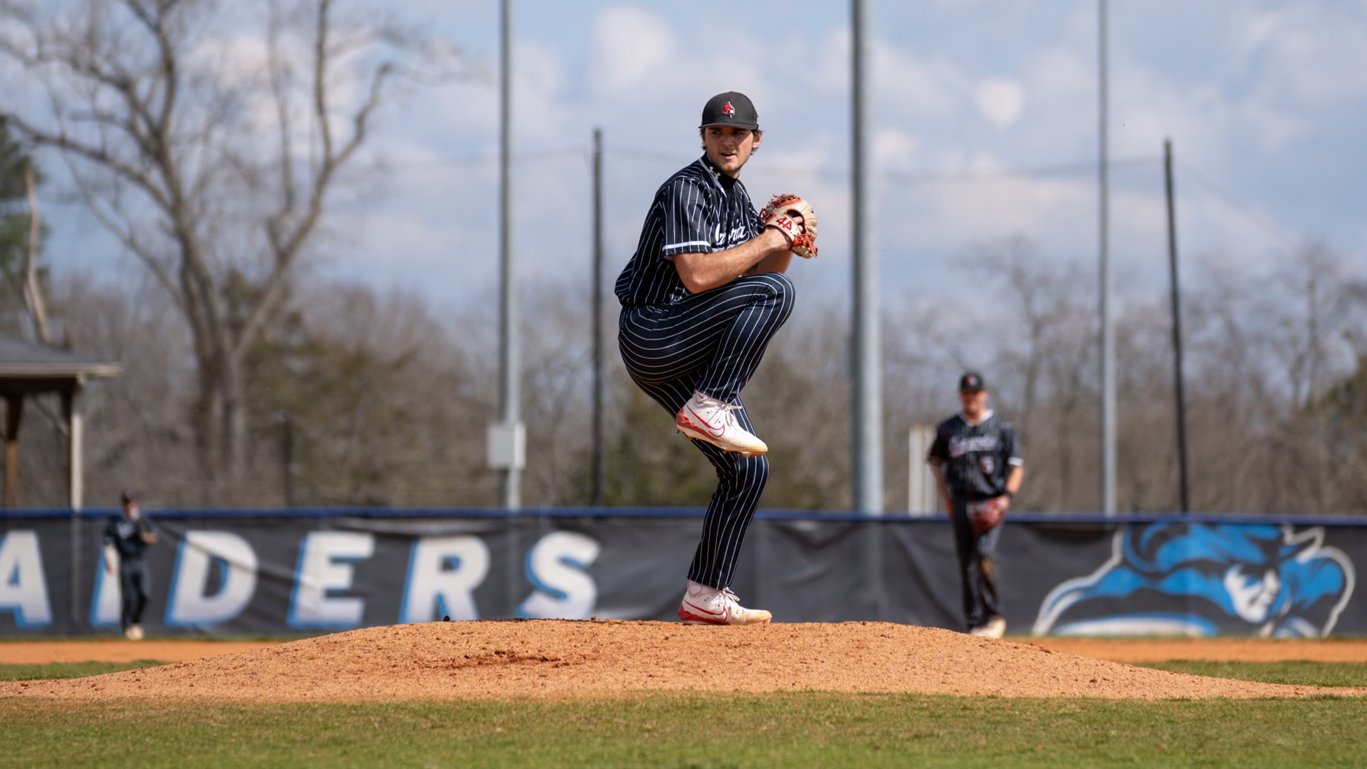 Baseball takes two to earn series split with Lindsey Wilson