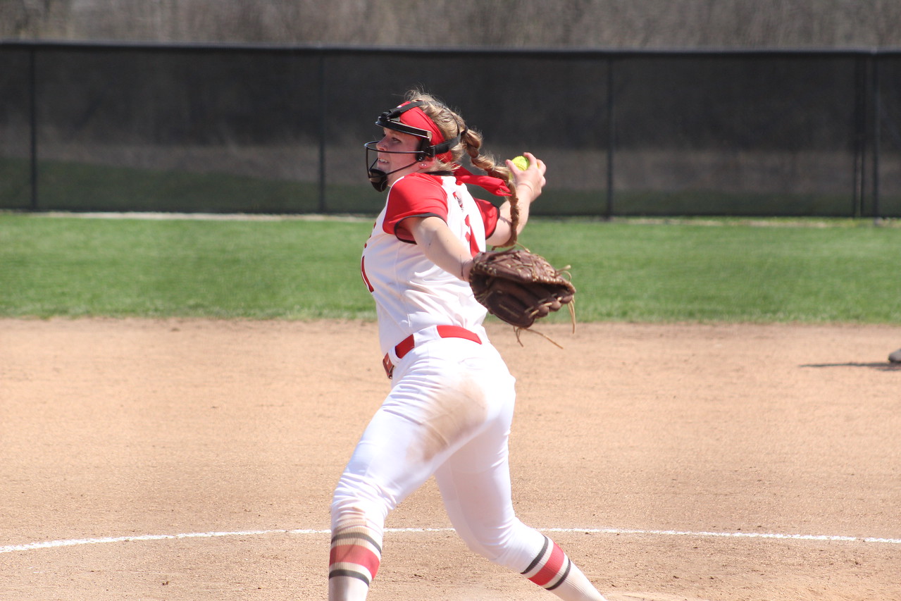 Softball sweeps Warriors at Rochester