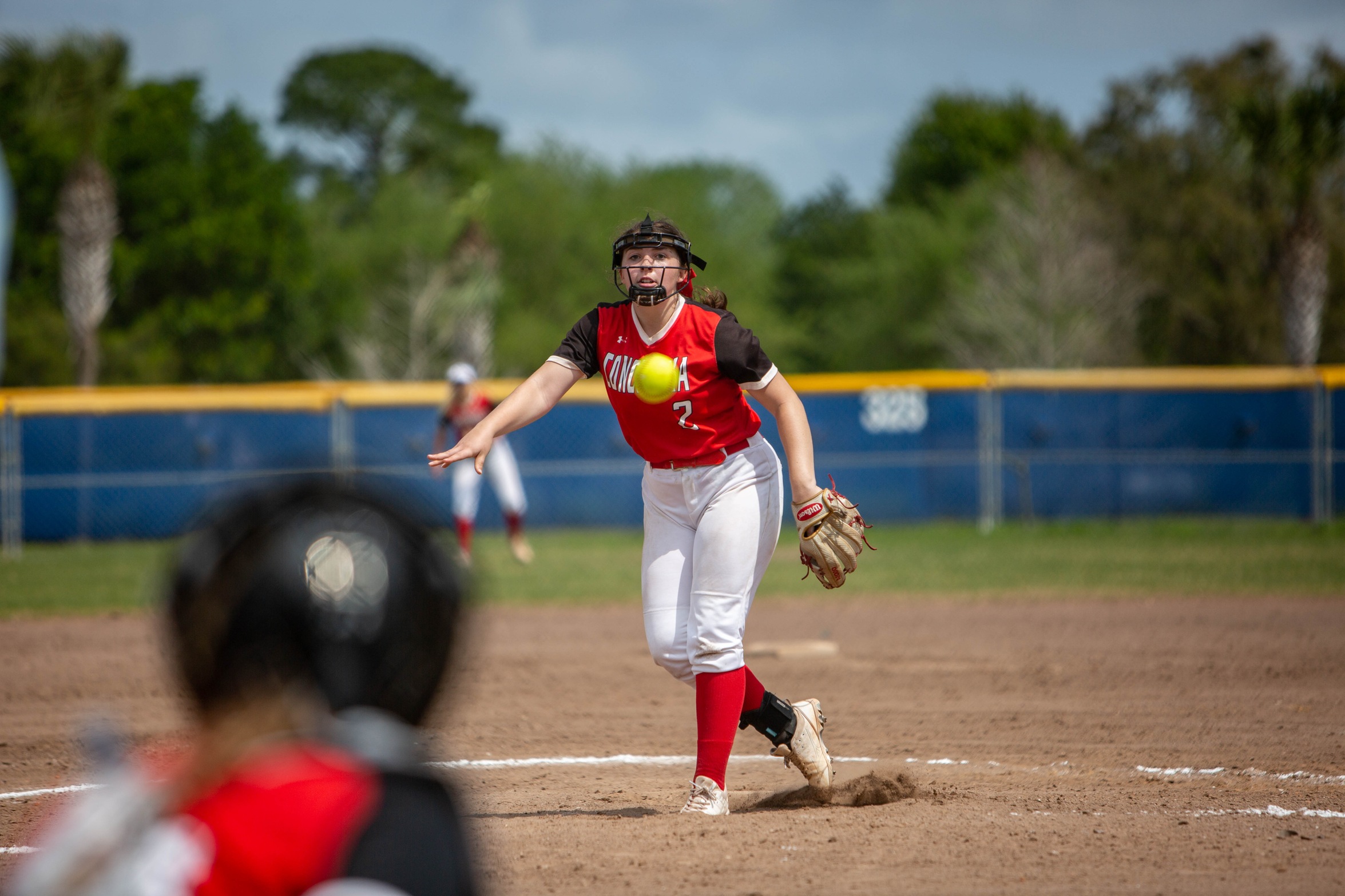 Softball wraps up Melbourne trip with one final win