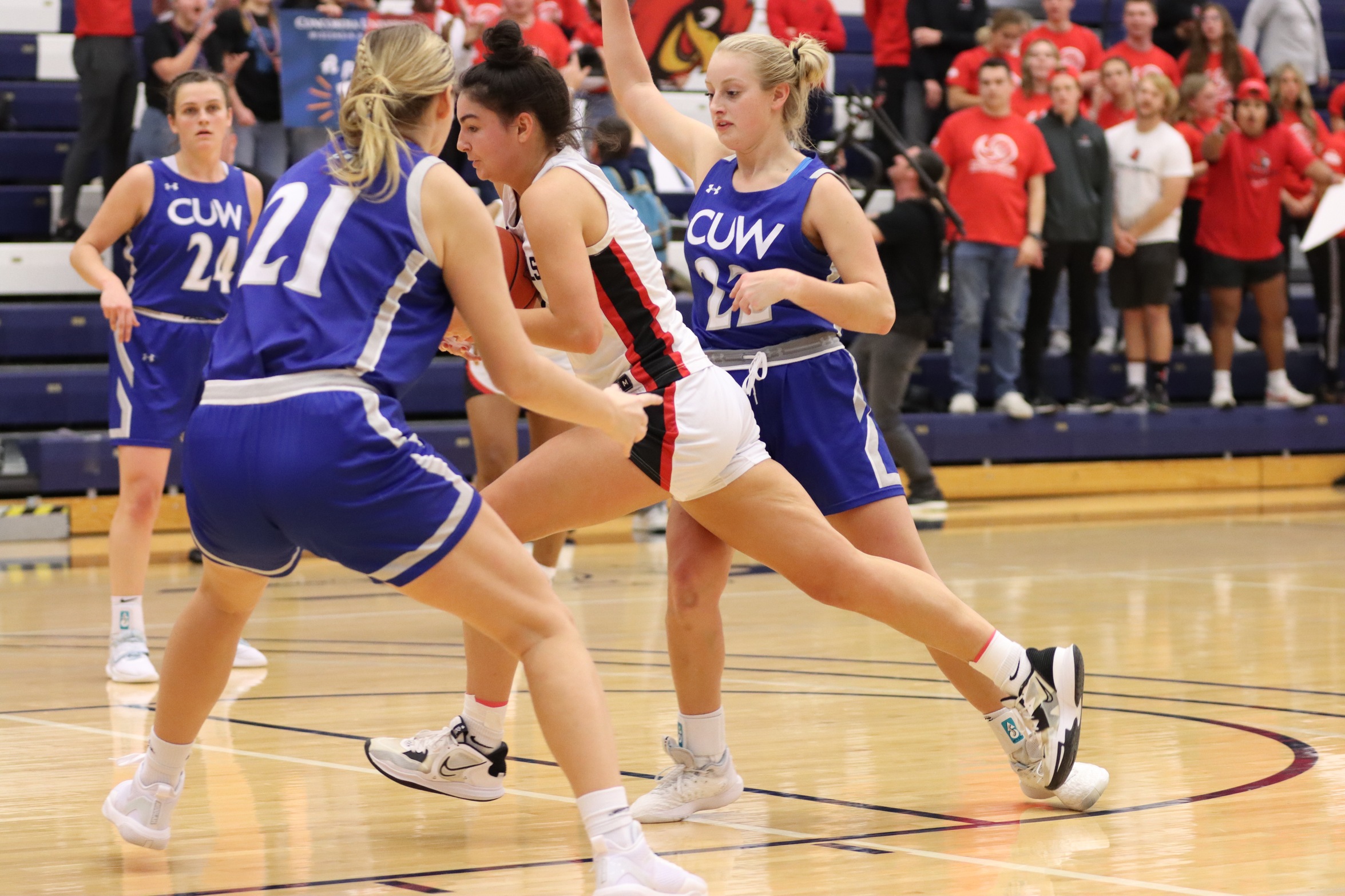 Women's Basketball defeats CUW in CIT consolation game