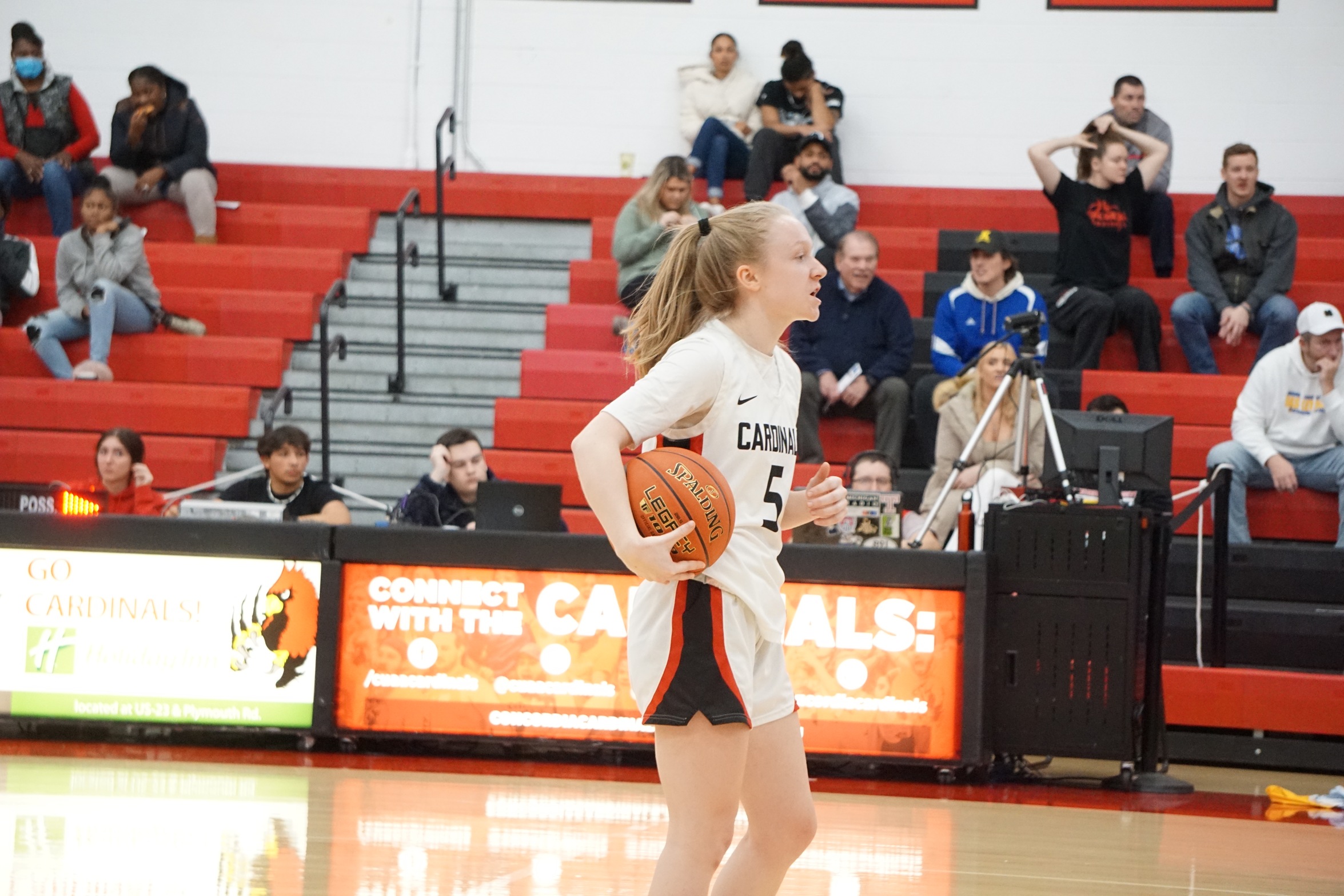 Women's Basketball secures 46-45 win over Life