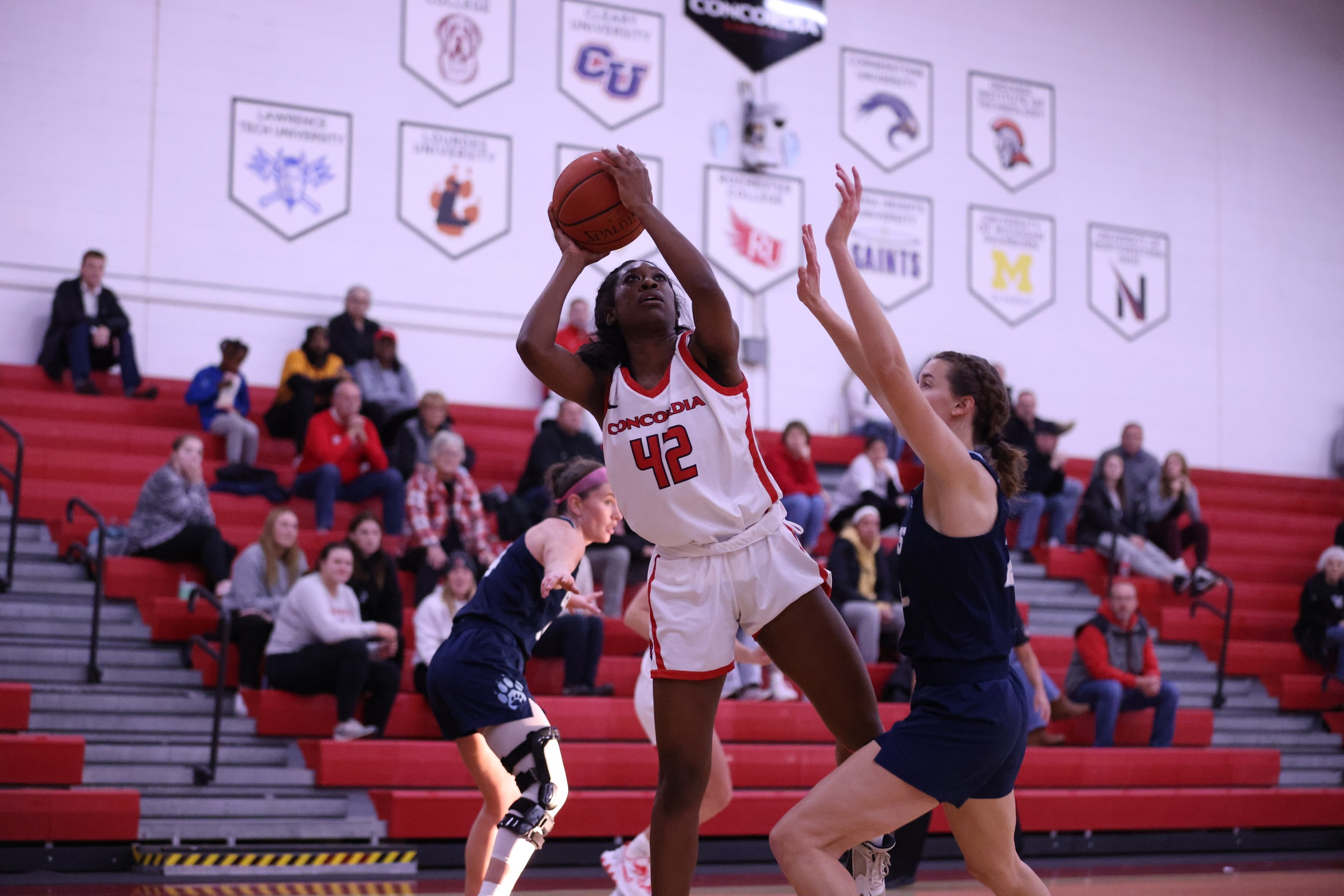 Women's Basketball battles Mount Vernon Nazarene down to the wire but falls