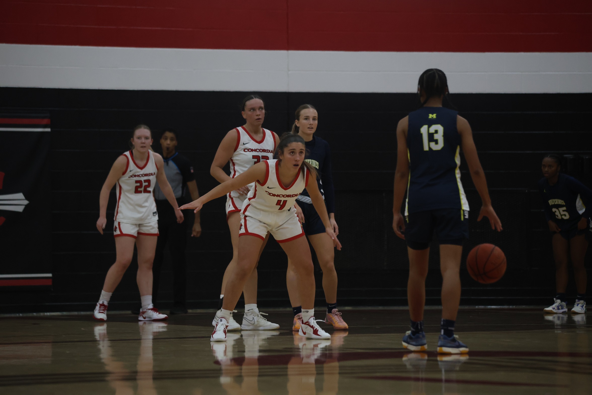 Women's Basketball tops UM-Dearborn 73-44 to open WHAC play