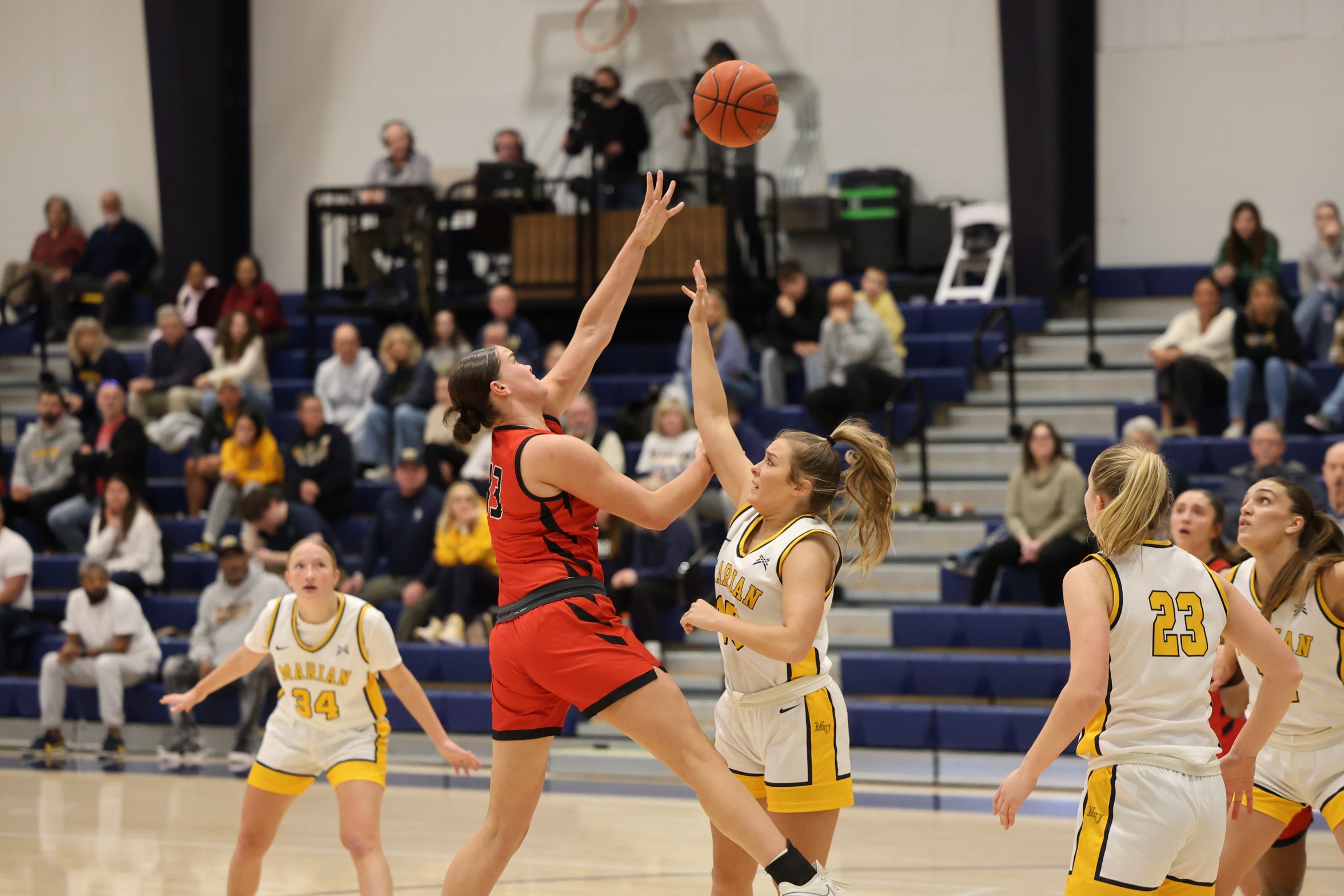 Women's Basketball tops Rochester Christian 65-56