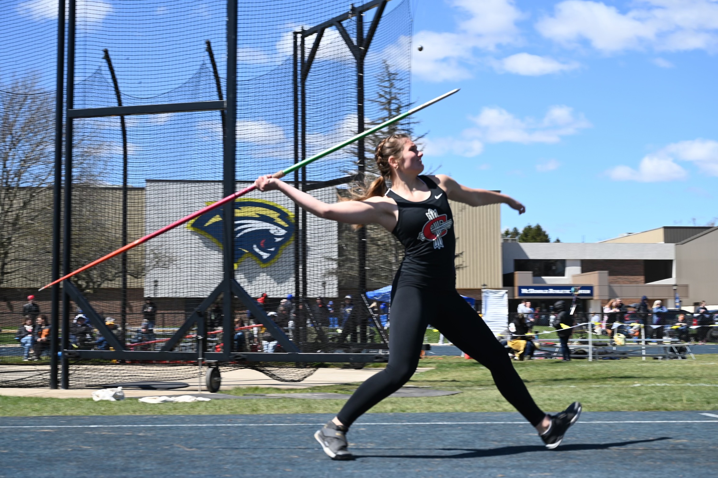 Women's Track & Field excels in warmer weather at Bill Bippes Classic