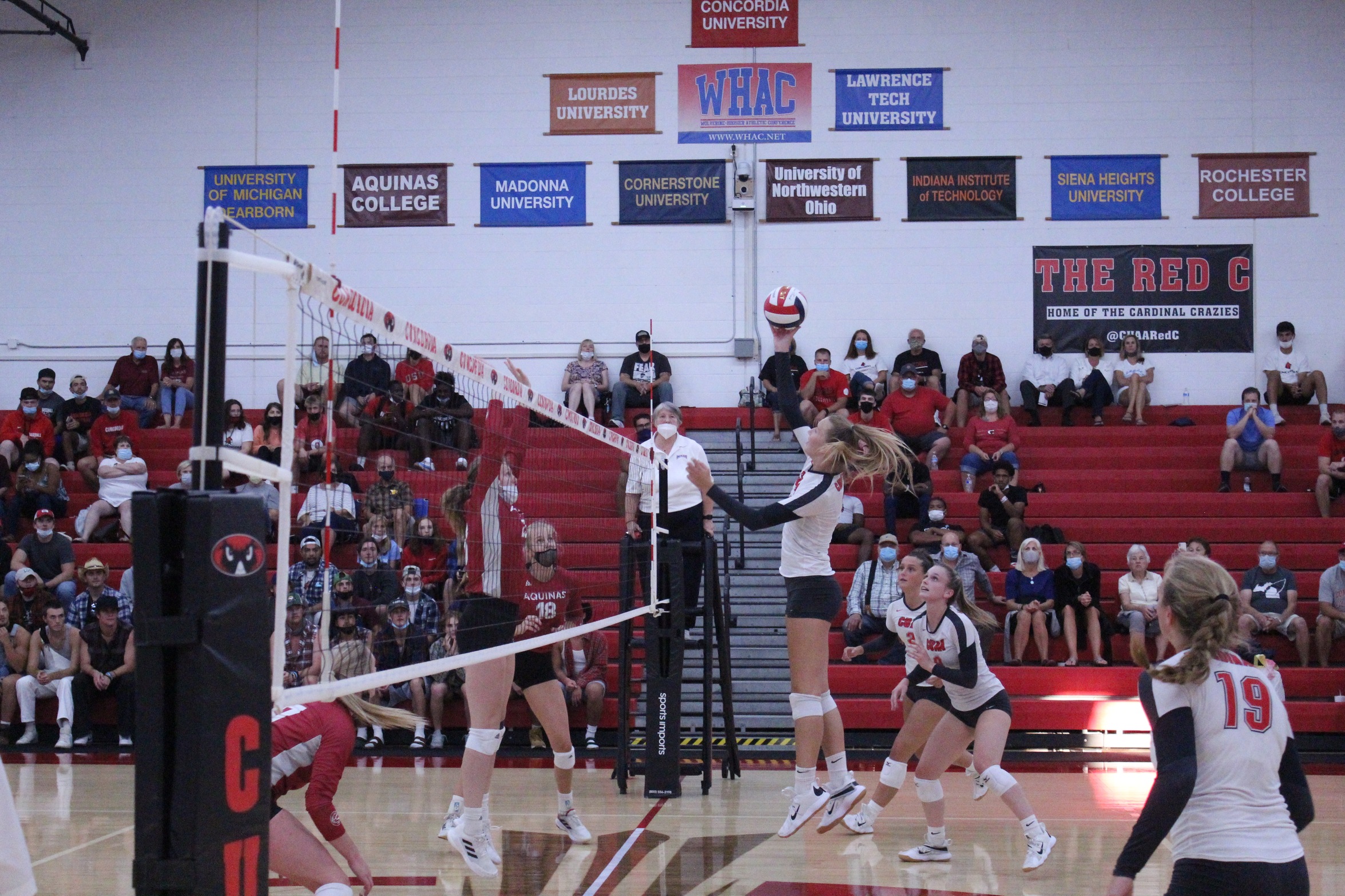Volleyball falls to Saints in first WHAC contest of season