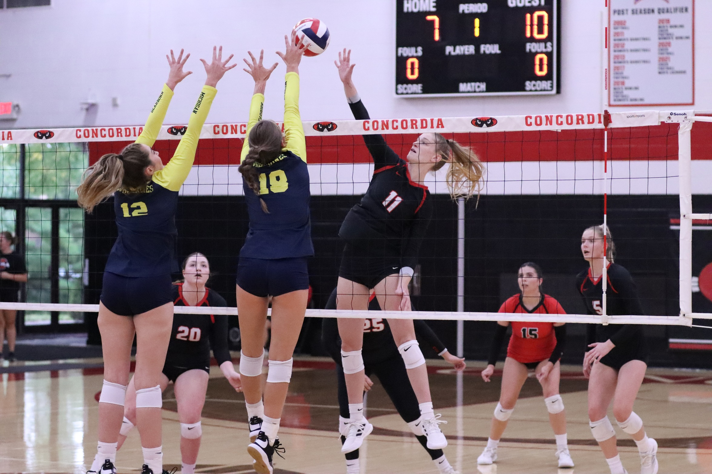 Volleyball drops road contest at Siena Heights
