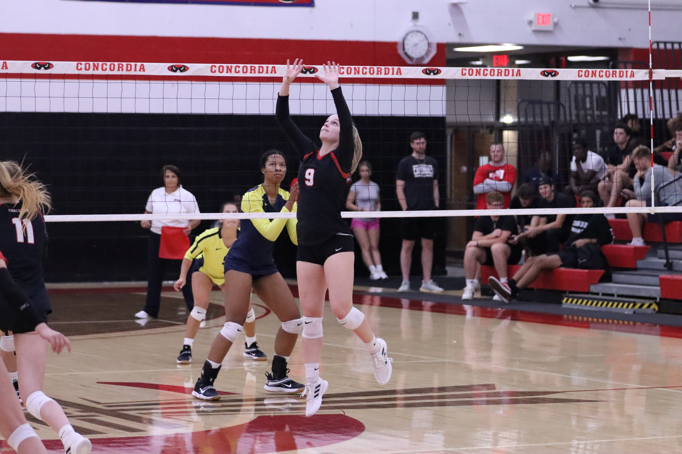 Volleyball drops home contest to UM-Dearborn
