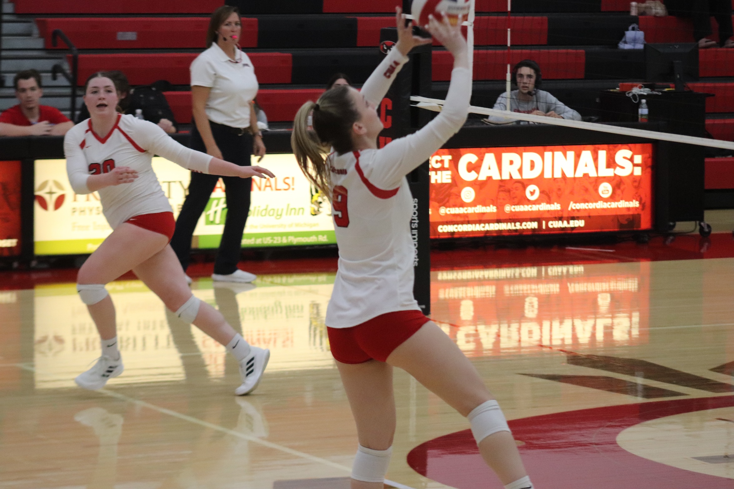 Volleyball falls in 5 set thriller to UNOH