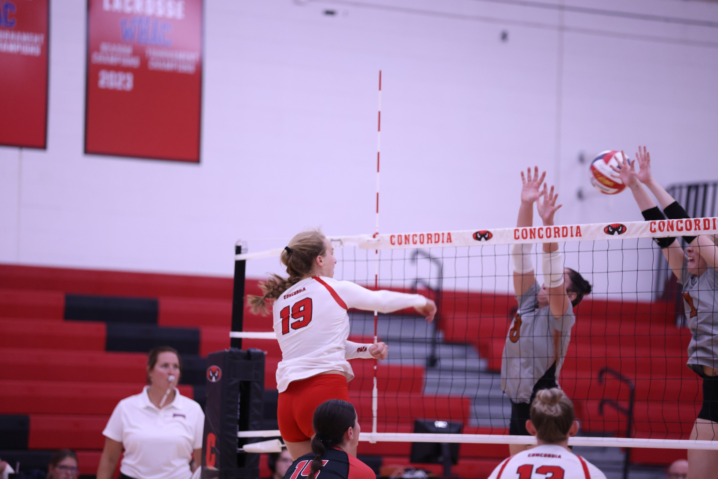 Volleyball splits season opening tri-match at Bethel