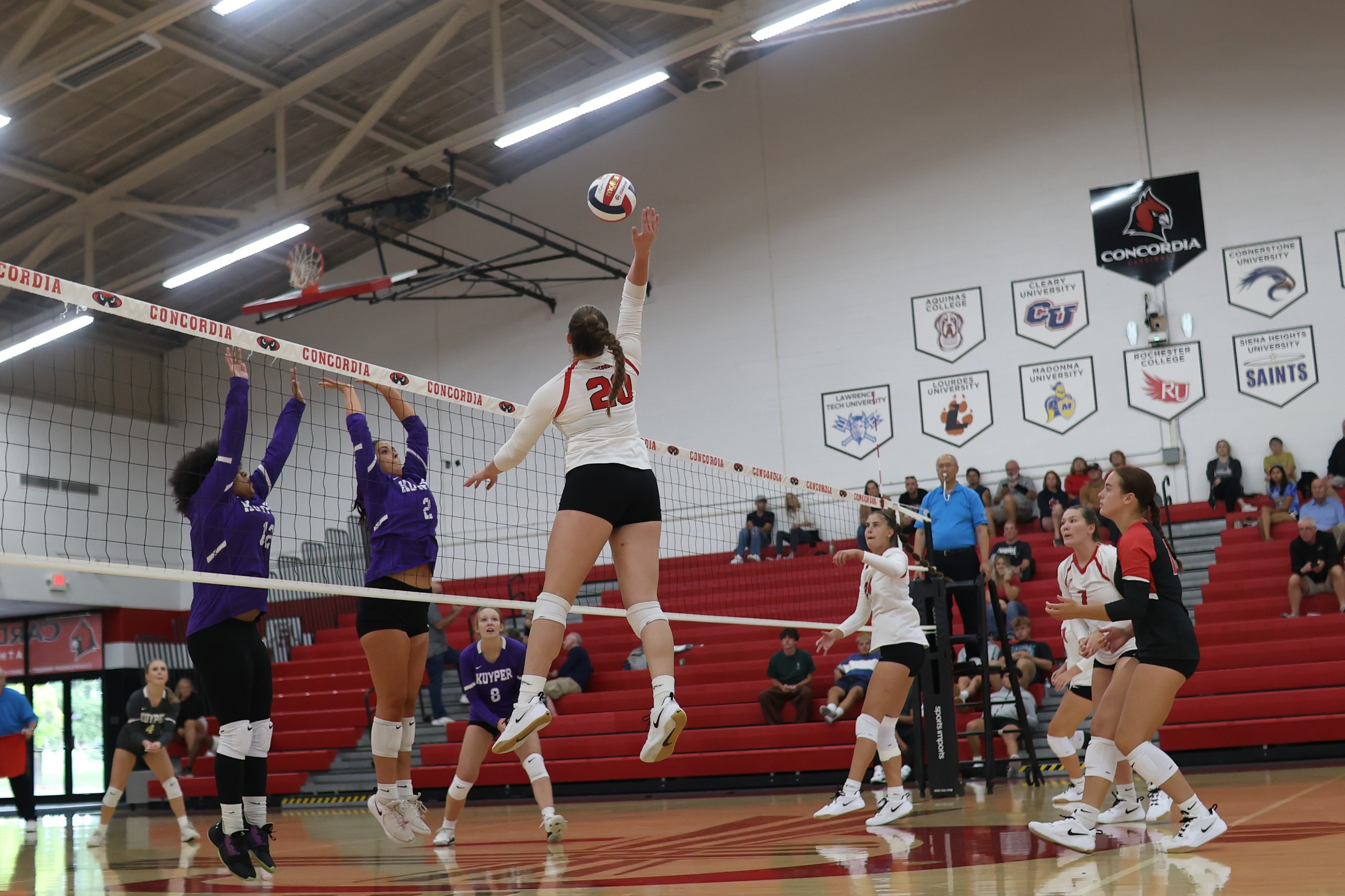 Volleyball splits on day one of Amber McClure Fayerweather Tournament