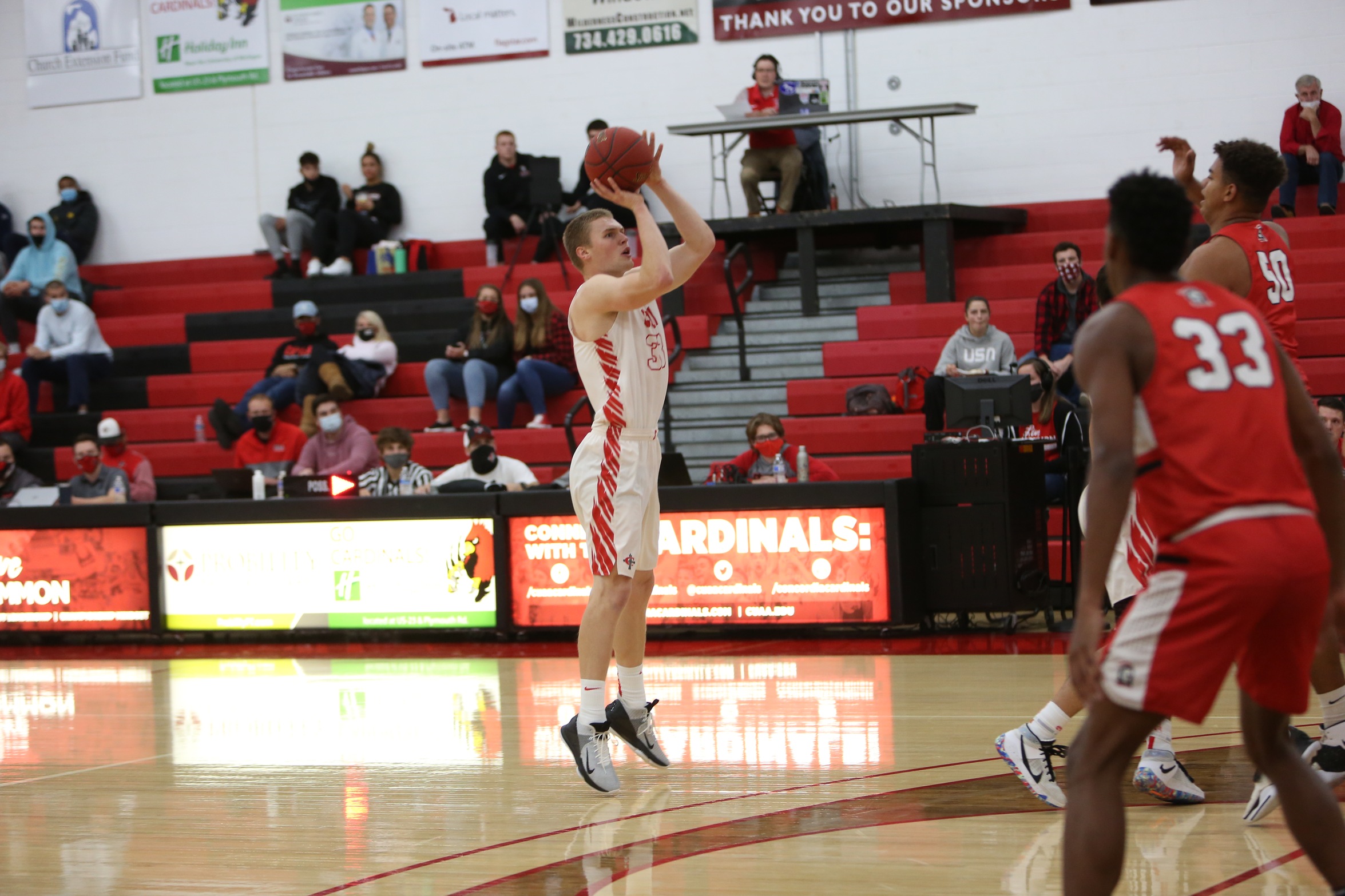 Cardinals fall late to Blue Devils, 74-70
