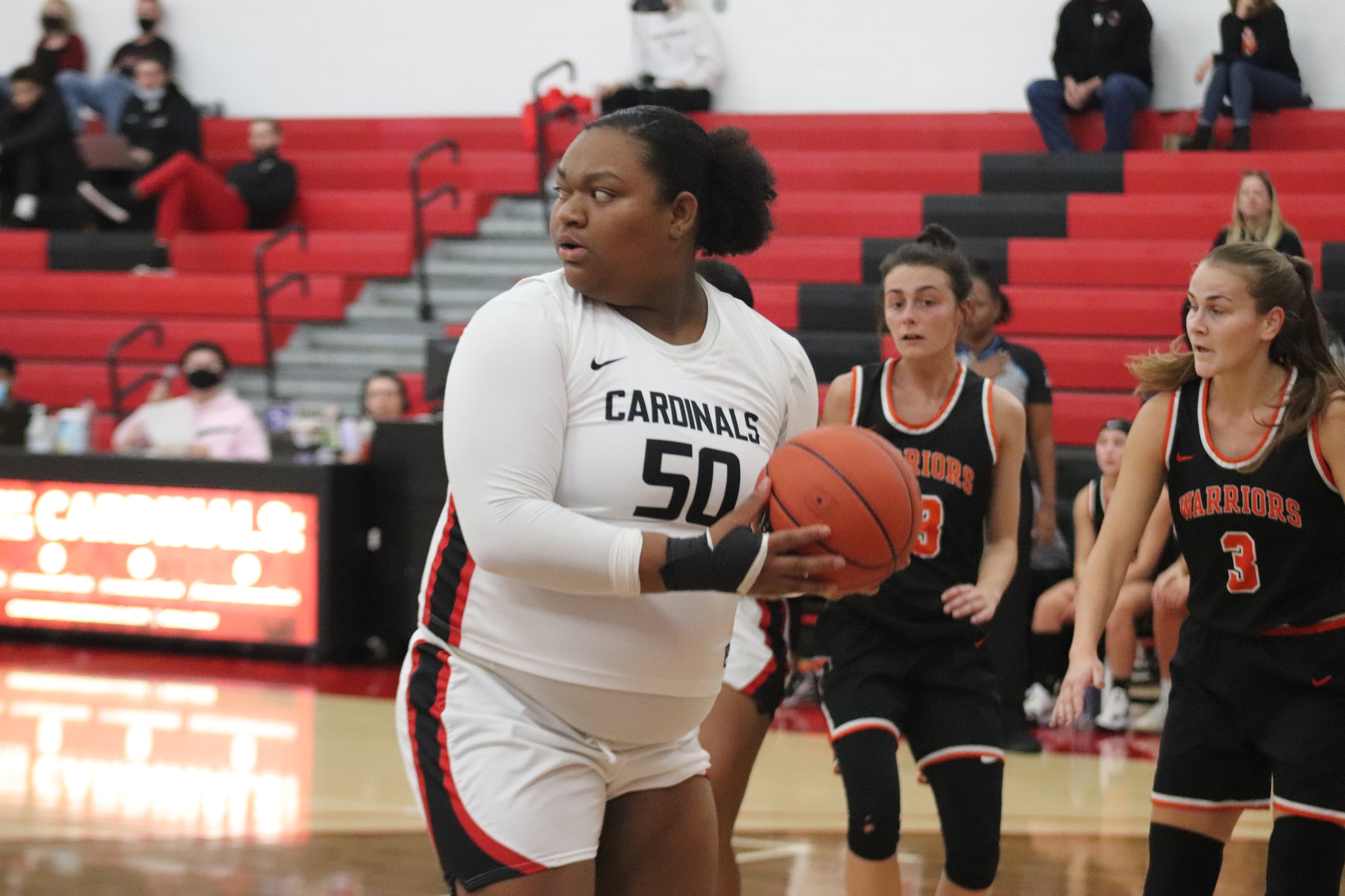 Women's Basketball survives late rally to down (RV) Rochester 86-79